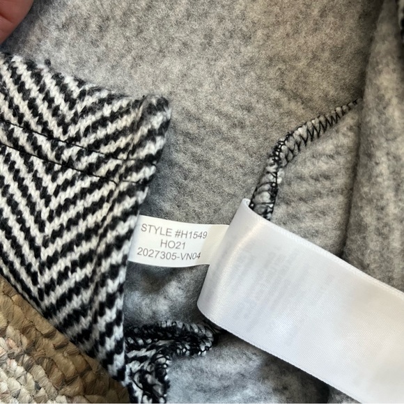 J.Crew Factory Size Small Long Sleeve Funnelneck Pullover Sweatshirt Black Ivory - Picture 8 of 9